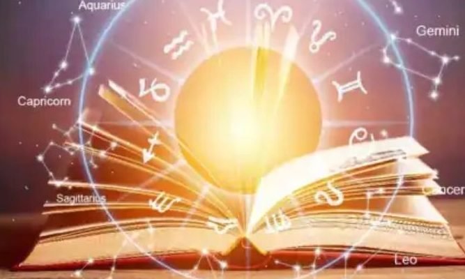 How do Astrologers decide daily Rashifal?
