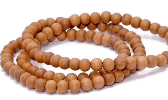 Sandalwood garland brings prosperity know its benefits