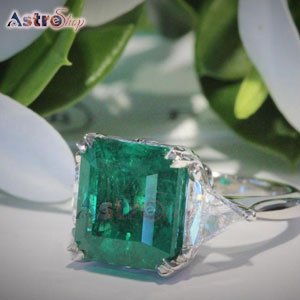 Panna Gemstone Panna Ratna: Important History and Myths| Panna Stone| Panna Ratna| Astroeshop Gemstone